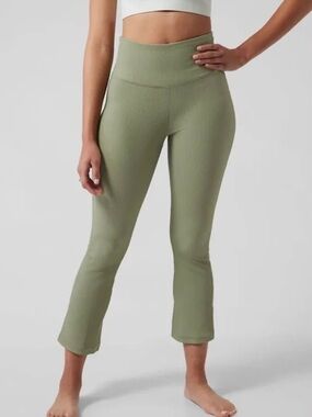 Athleta Elation Rib Crop Flare in Green Sz S